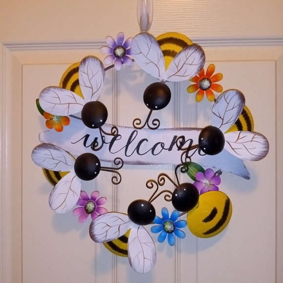 Welcome Hanging Wall Garden Yard Decor w Floating Bees - Picture 2 of 2